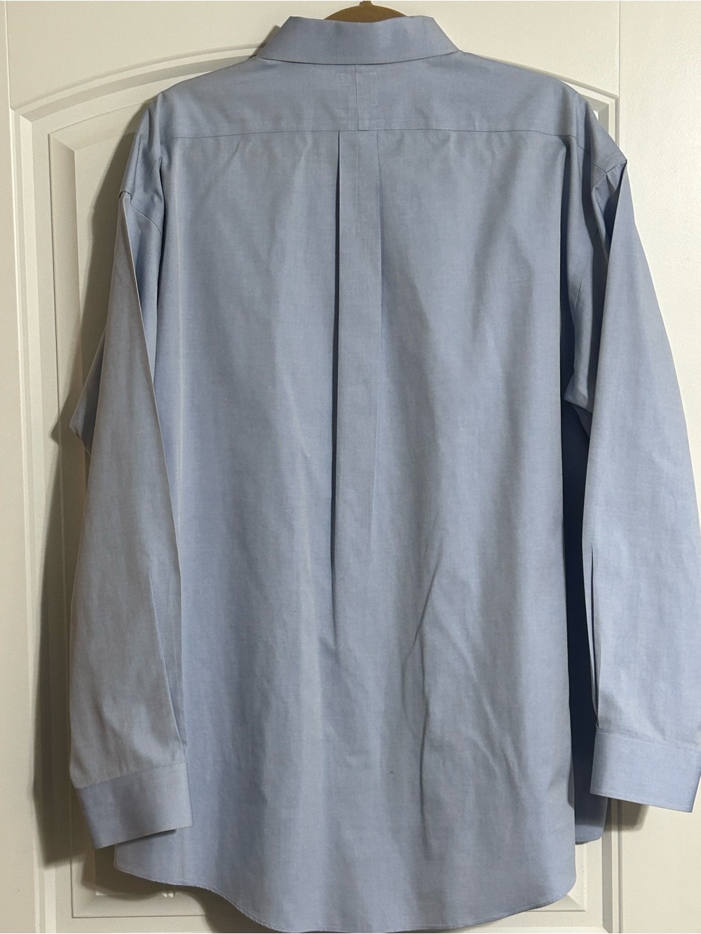 Jos. A. Bank Men's Light Blue Dress Shirt - Classic Button-Down
